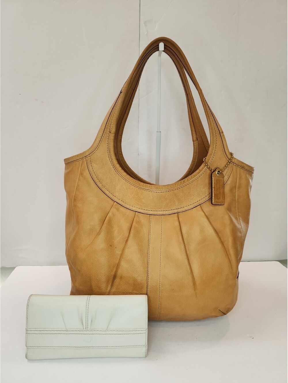 VTG Coach Pleated Ergo Tote 12240 Tan Lthr Tattersall Lining Shoulder Bag Wallet
